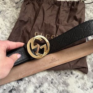 AUTHENTIC Gucci belt black leather with gold GG mint condition